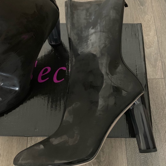 BRAND NEW Transparent Calf Boots - Picture 3 of 5